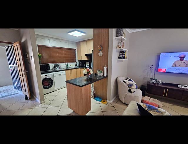 2 BEDROOM TOWNHOUSE FOR SALE IN MEYERSDAL